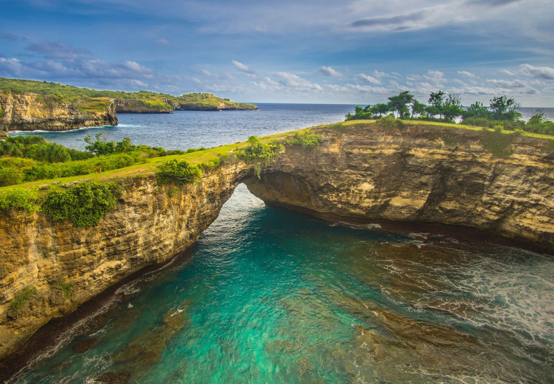 Broken_Bay,_Nusa_Penida