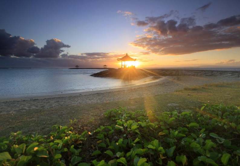 Wonderfull Sunrise In Sanur Beach